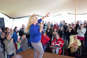 Zangeres Samantha Steenwijk